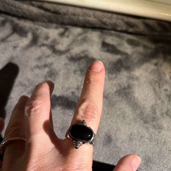 Sterling Silver with Black Onyx Stone - great condition - Size 7 - Picture 3 of 4